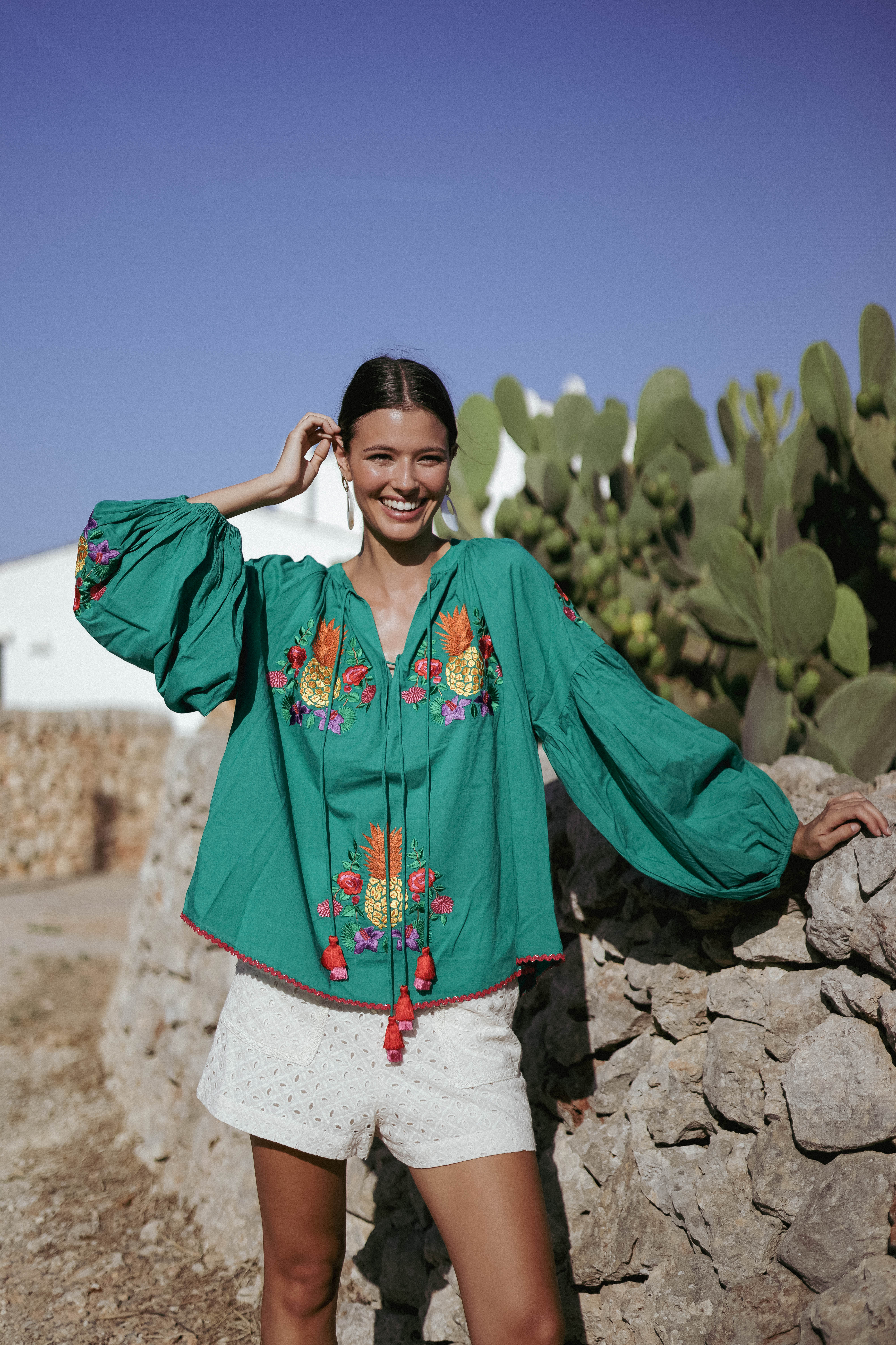 BLUSA CON RICAMI ARTIGIANALI - Image 4