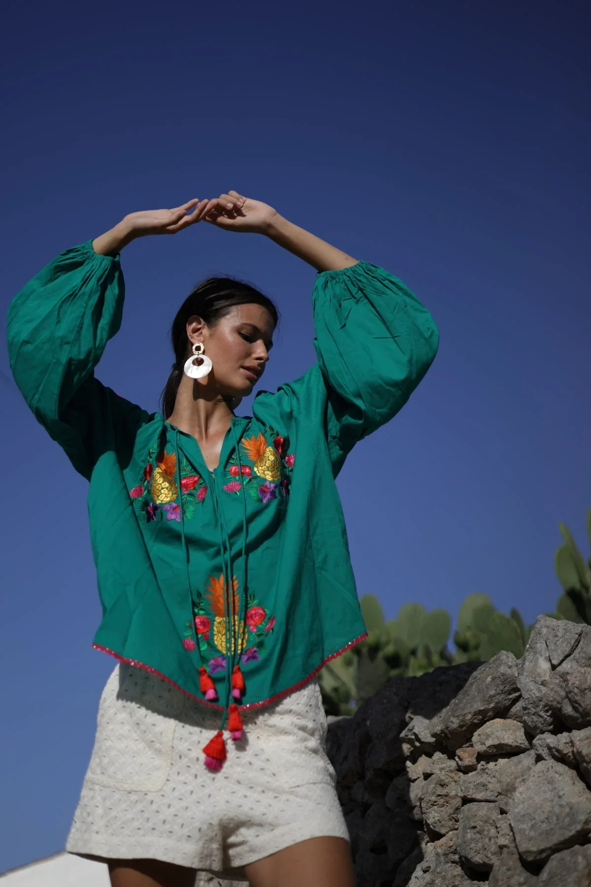 BLUSA CON RICAMI ARTIGIANALI - Image 5