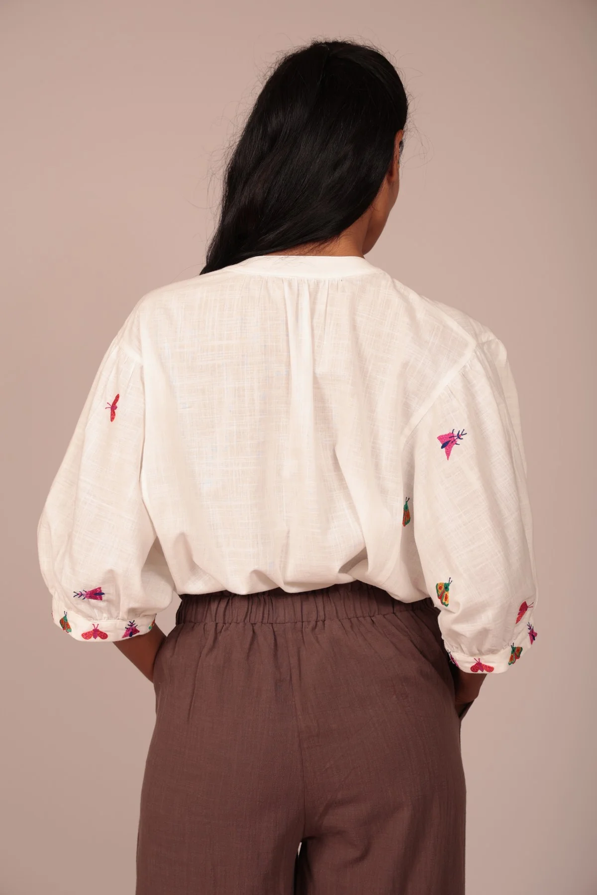 CAMICIA CON RICAMI ARTIGIANALI - Image 4